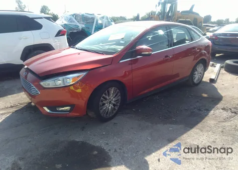 2018 Ford Focus Titanium из США, поврежденный, VIN 1FADP3J20JL281141